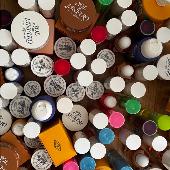 ✨ SOL DE JANEIRO MYSTERY BOX — Scents, Creams, Mists & More! 2X MSRP VALUE - Picture 14 of 14